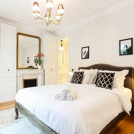 Апартаменты Tour Eiffel Private - Des Invalides - 30 Nuits Min